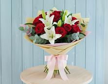 Букет цветов из:  Лилии и Розы в Колывани