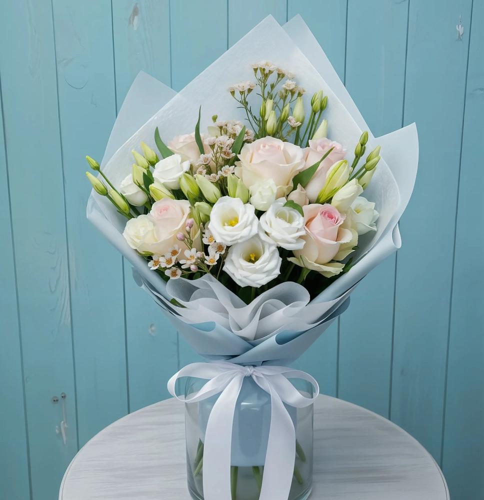 Букет цветов из: Розы и Лизиантусы в Колывани