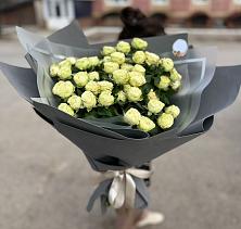 Букет Белые кустовые розы Солинеро в Колывани