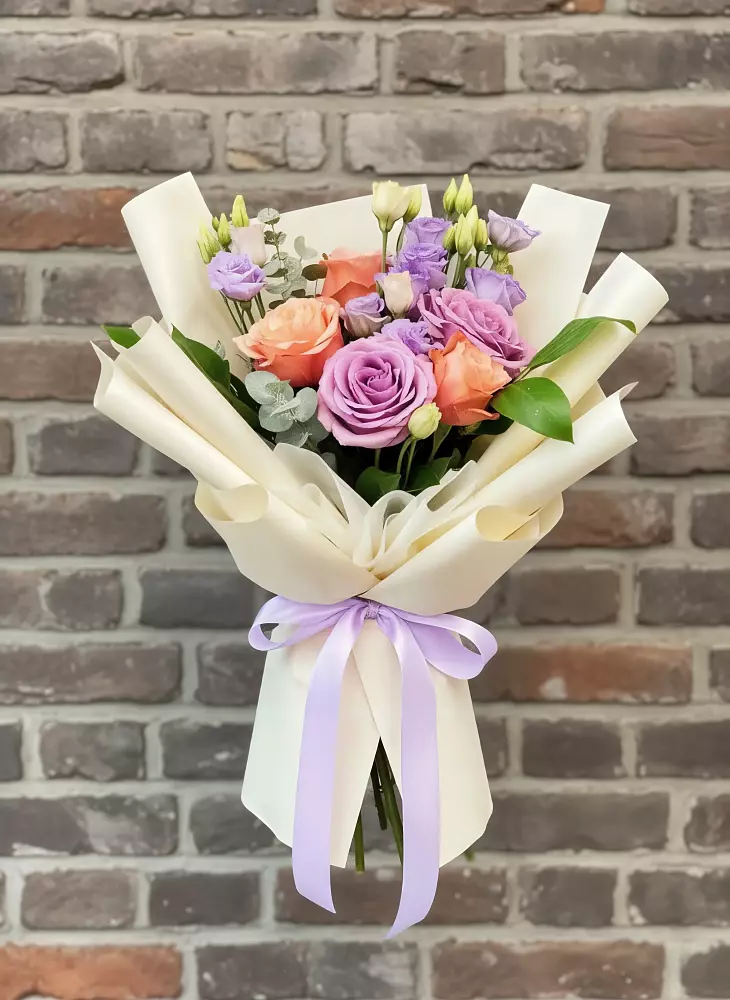 Букет цветов из: Лизиантусы и Розы в Колывани