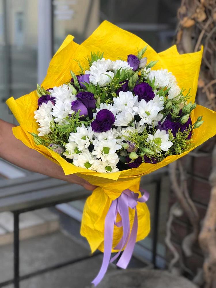 Букет цветов из: Ирисы, Хризантемы и Ромашки в Колывани