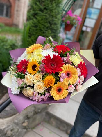 Букет цветов из: Герберы, Ромашки, Хризантемы, Розы и Подсолнухи в Колывани
