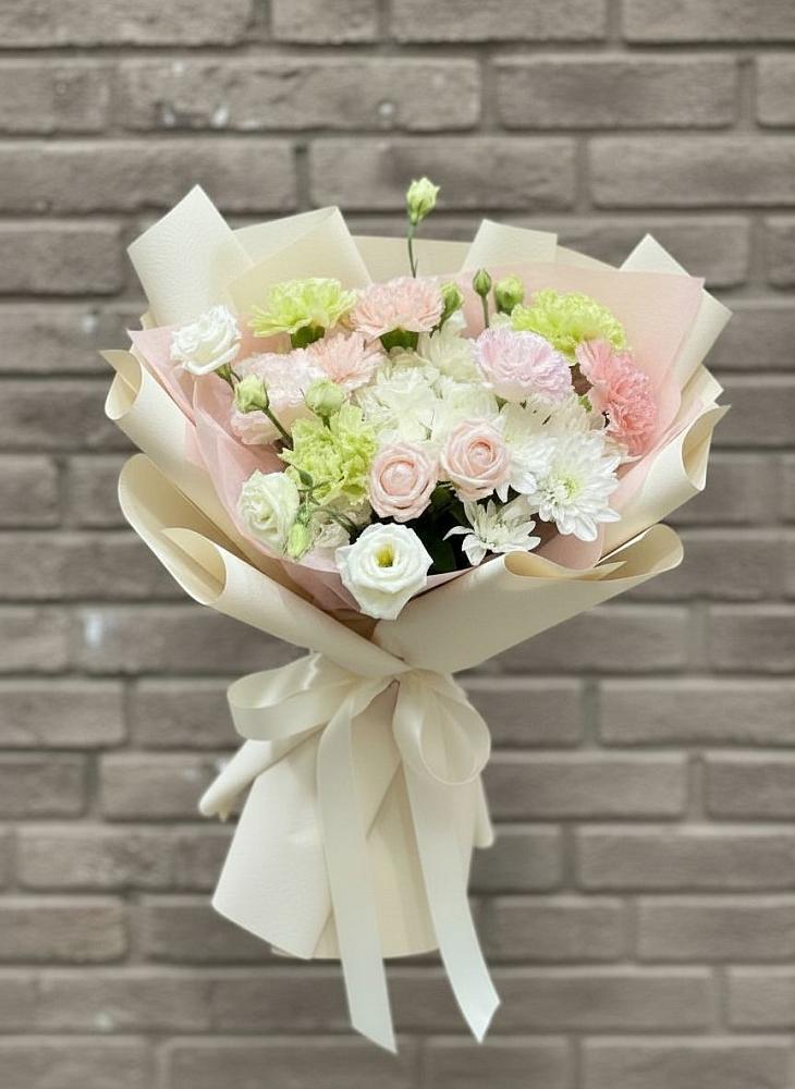 Букет цветов из: Гвоздики, Розы, Лизиантусы и Хризантемы в Колывани