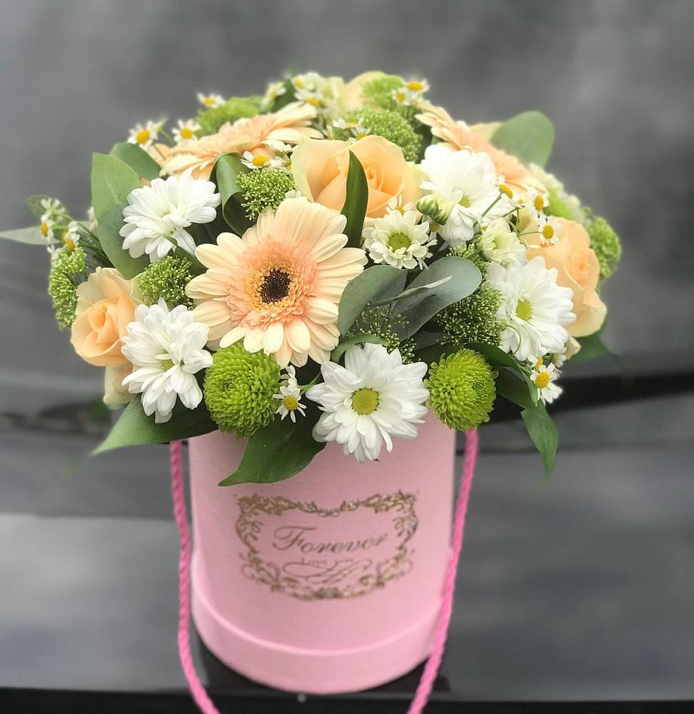 Цветочная композиция из Розы, Герберы и Хризантемы в шляпной коробке в Колывани